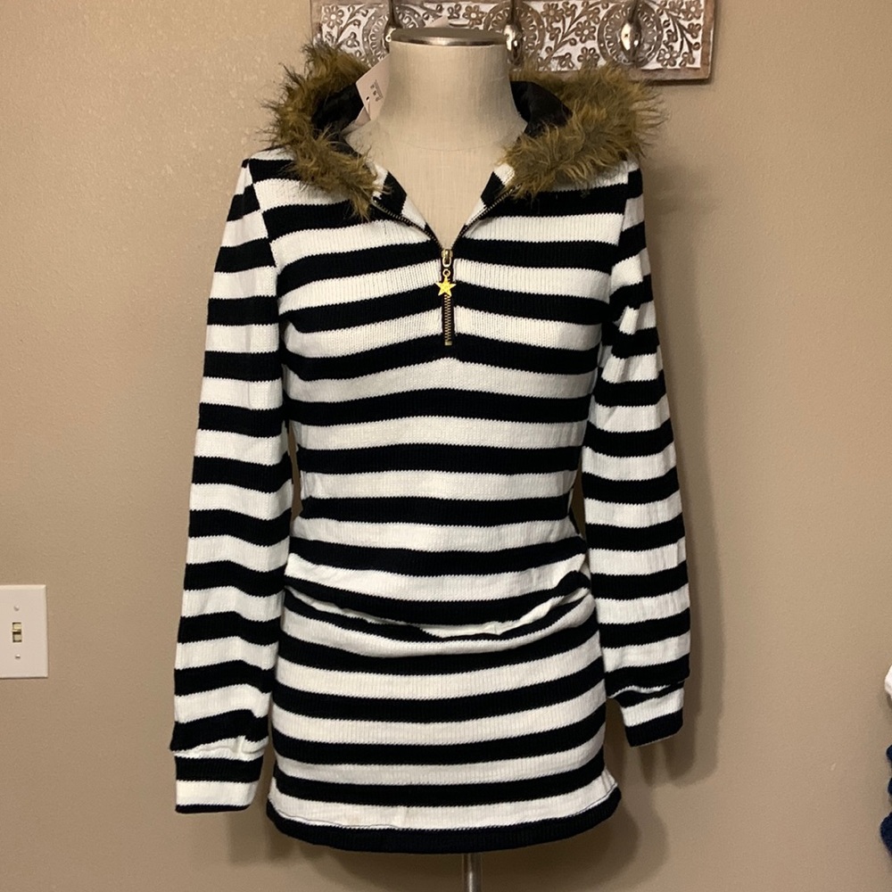 RJ Lady Hooded Sweater